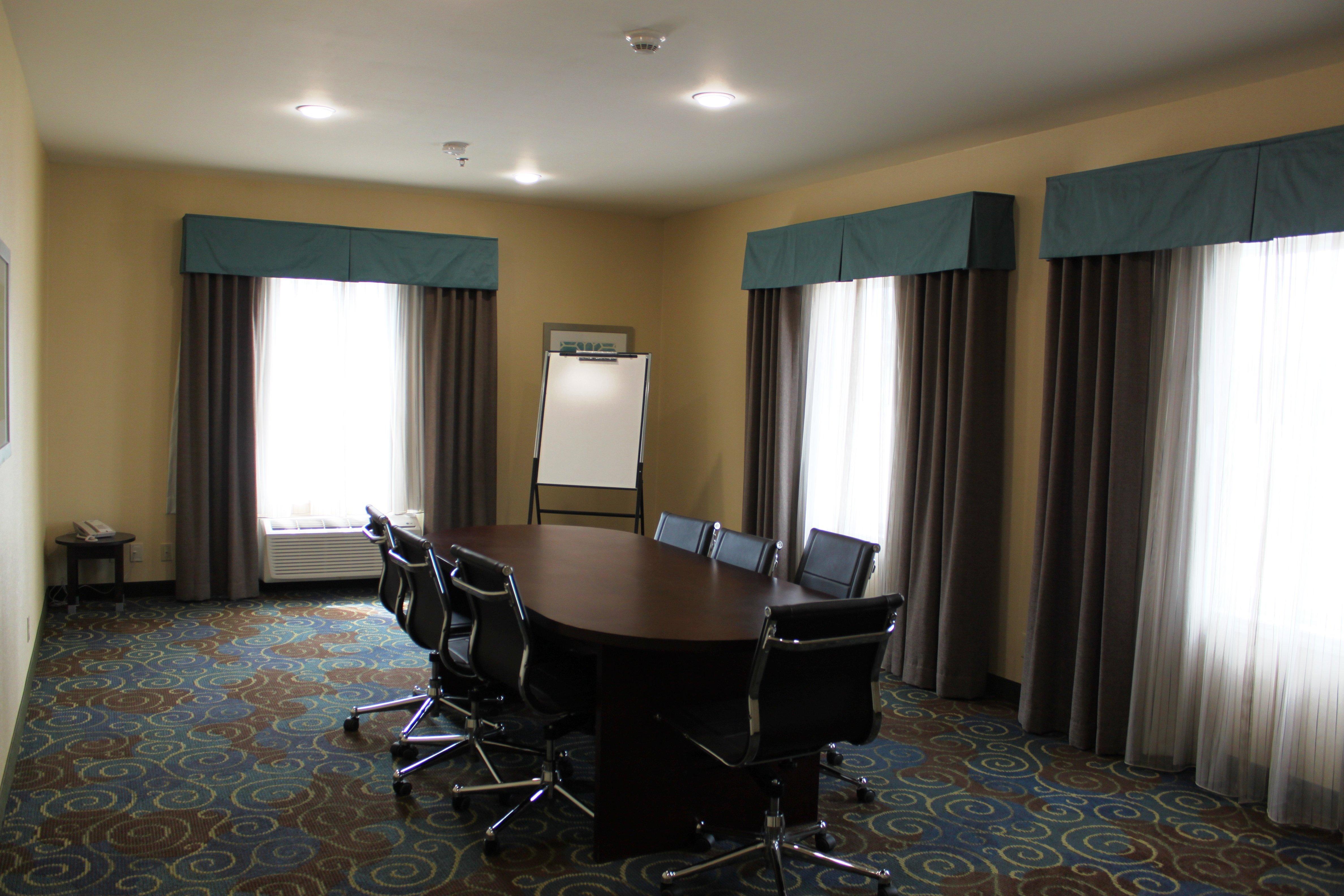 Holiday Inn Express Yorkton East By Ihg Exterior photo