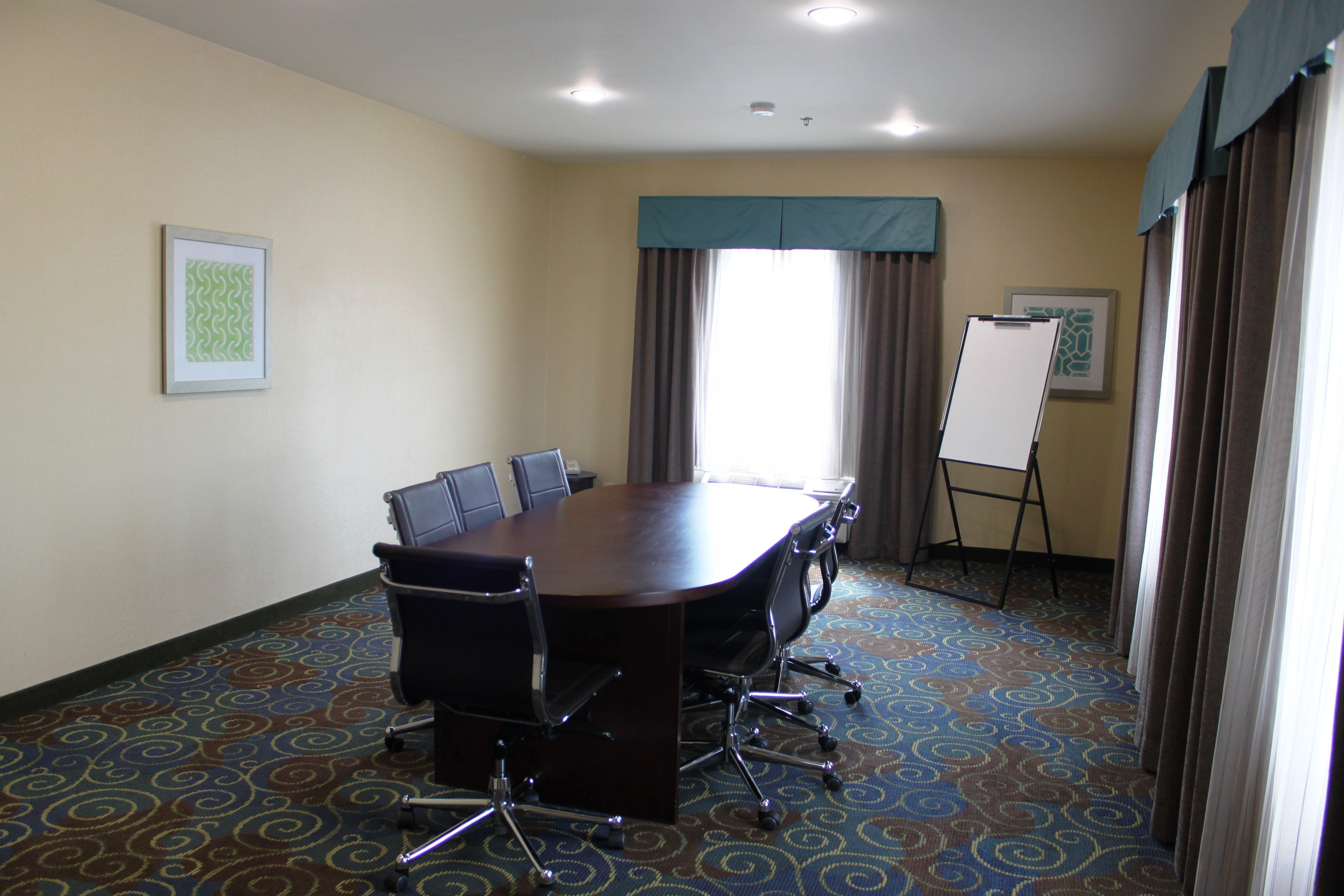 Holiday Inn Express Yorkton East By Ihg Exterior photo