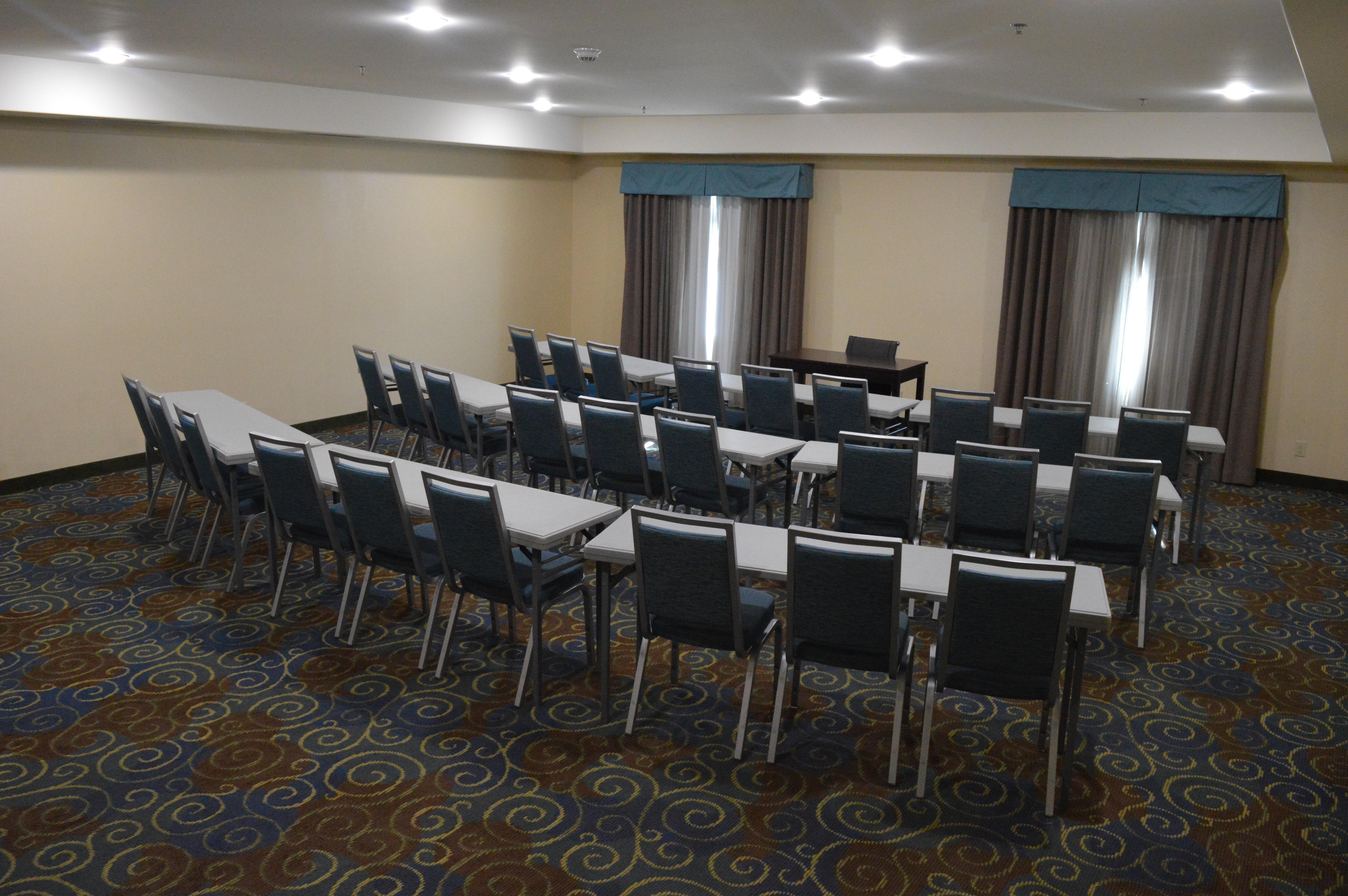 Holiday Inn Express Yorkton East By Ihg Exterior photo
