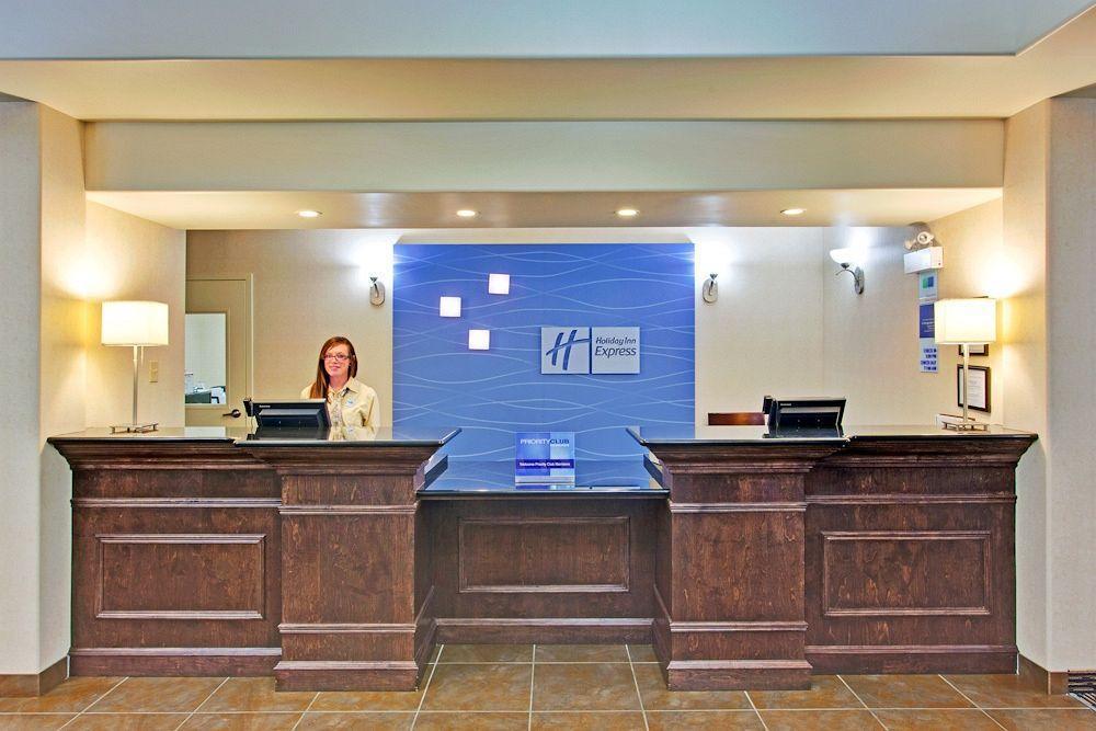 Holiday Inn Express Yorkton East By Ihg Exterior photo