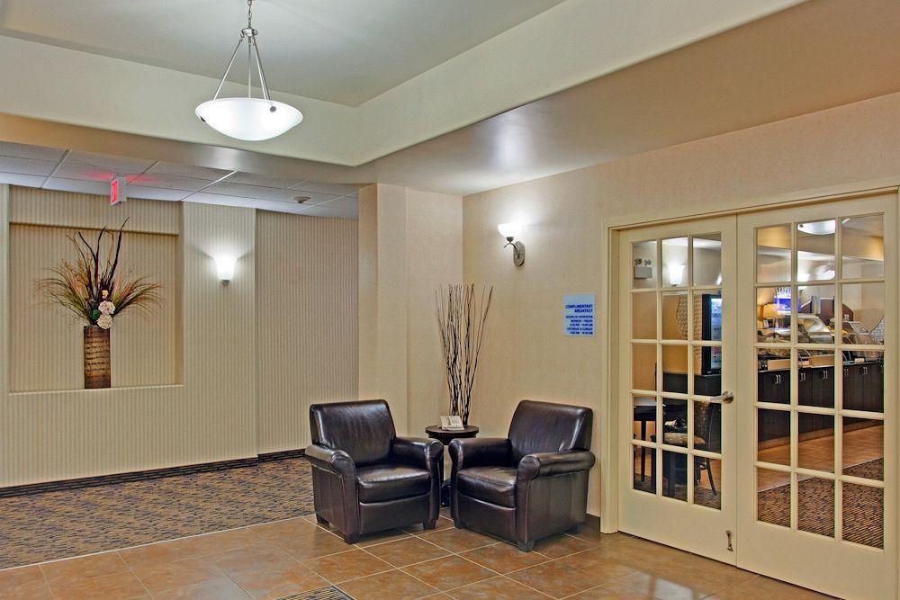 Holiday Inn Express Yorkton East By Ihg Exterior photo